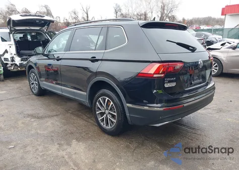 2020 Volkswagen Tiguan 2.0T Se/2.0T Se R-Line Black/2.0T Sel z USA, uszkodzony, nr VIN 3VV2B7AX5LM025213